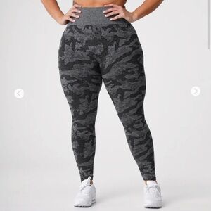 NVGTN Black Camo Seamless Leggings-M